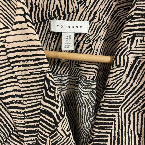 TOPSHOP Tie Waist Zebra Print Plunge Top (S) - Picture 7 of 9